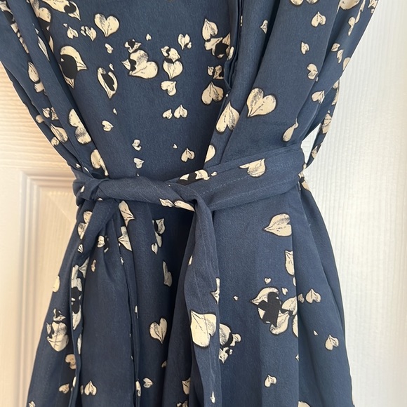 Navy blue with cream flower, tie front dress 3/4 button down - Picture 2 of 4